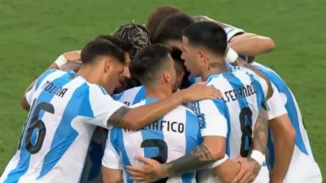Todo Argentina celebra el gol de Nicolás Otamendi