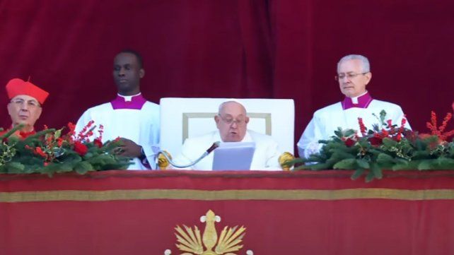 Papa Francisco: La luz resplandece lentamente