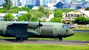 Aviones ingleses otra vez cargando en Brasil para llegar a Malvinas