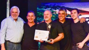 Javier Schmidt se llevó dos premios en la 48° Fiesta Provincial de la Chamarrita en Santa Elena