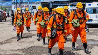 En China, una explosión en una mina de carbón dejó 82 muertos y dos desaparecidos.&nbsp;