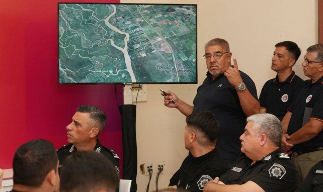 Fernando Fleitas explica los lugares por donde pasará la Maratón Santa Fe-Coronda.