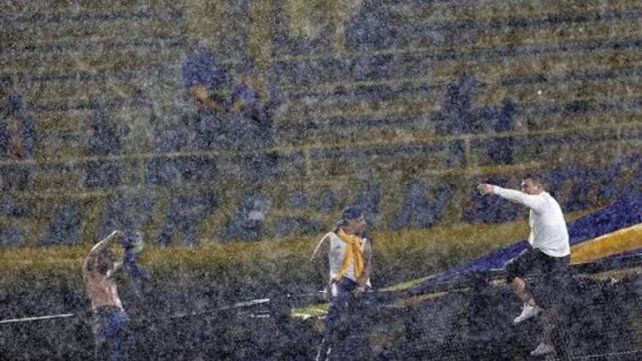 El Superclásico se jugaría bajo lluvia.