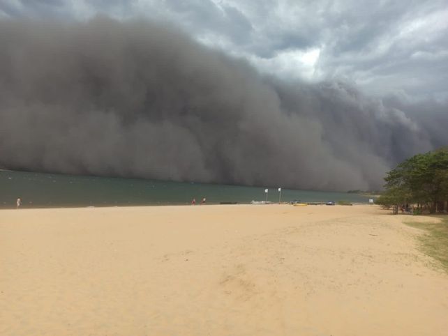 Una gigantesca tormenta de cenizas afectó a Corrientes y Misiones