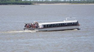 Uno de los dos operadores que cruzan a las islas fue sancionado por exceder la capacidad de pasajeros en las lanchas.