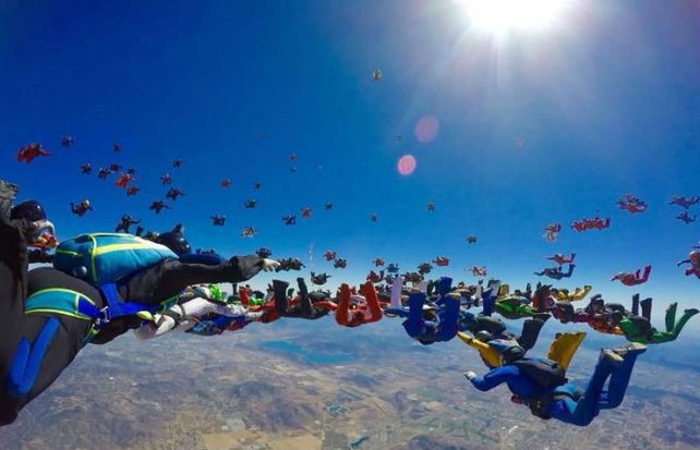 Una de las figuras logradas en el aire.