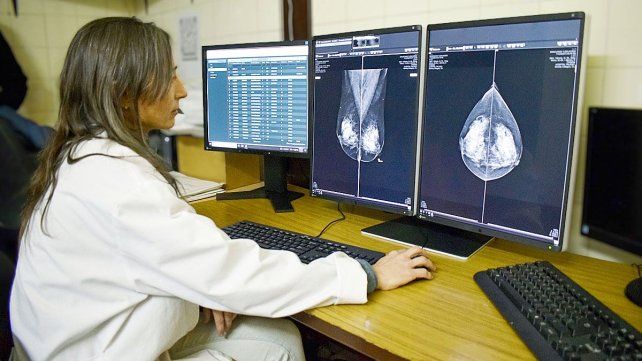 El hospital San Martín de Paraná incorporó equipo para informar mamografías. Consta de dos monitores de alta resolución y pc con capacidad de almacenamiento&nbsp;