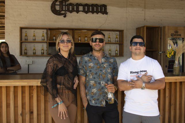 Virginia Acosta, Joan Fogolín y Jowy Jaime.