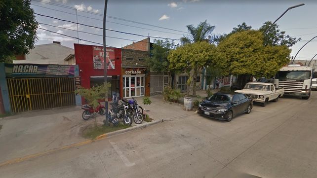 En el interior de este negocio de cotillón fue hallada malherida la víctima