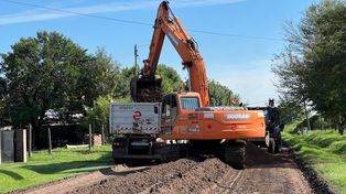 Roldán. La Municipalidad comenzó con los trabajos de movimiento de suelo en la calle Avellaneda