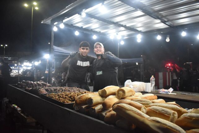 Unión, entre la fiesta y la ilusión: todo el color de los hinchas en un día muy especial