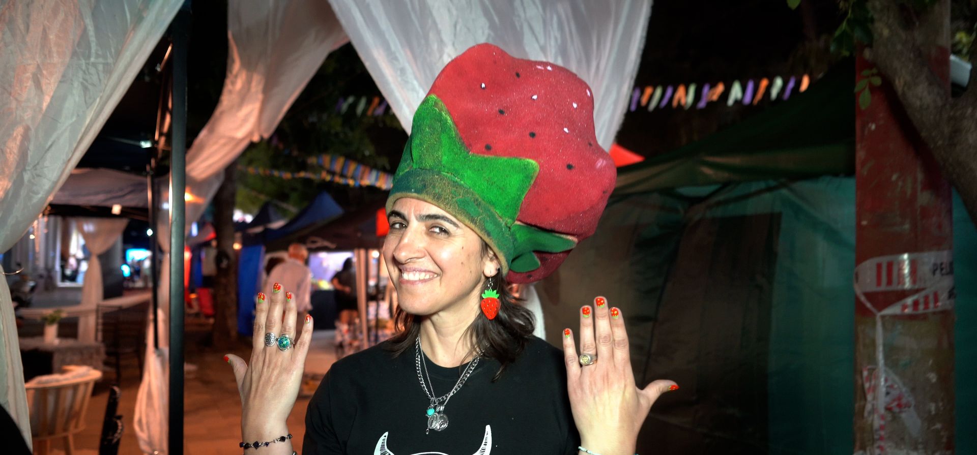 Ponele frutilla a todo: miles de santafesinos se acercaron a festejar en las calles de Coronda