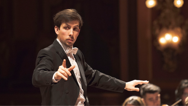 Javier Mas dirige la Orquesta Sinfónica Provincial de Rosario&nbsp;