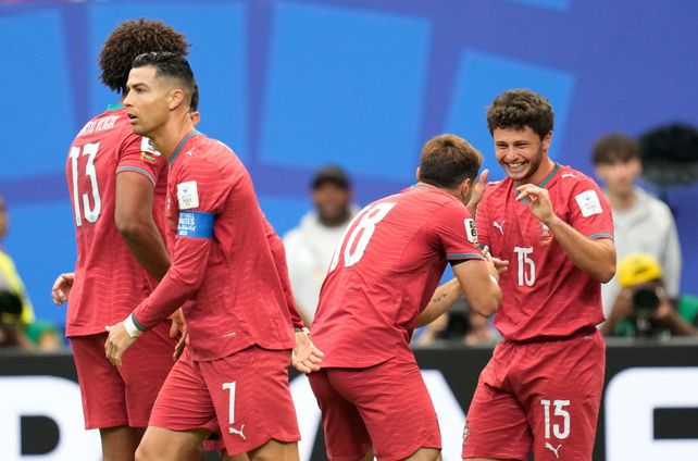 Portugal golpeó primero con el gol de Neves, pero Congo se lo empató en el final del primer tiempo.