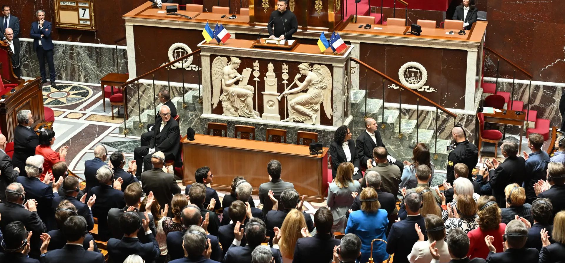 Volodymyr Zelenskiy, el presidente ucraniano, pronunció un discurso ante la Asamblea Nacional en el que agradeció a Francia su apoyo en la guerra de Ucrania contra Rusia, París, Francia. Fotografía: Anadolu/Getty Images Volodymyr Zelenskiy, el presidente ucraniano, pronunció un discurso ante la Asamblea Nacional en el que agradeció a Francia su apoyo en la guerra de Ucrania contra Rusia, París, Francia. Fotografía: Anadolu/Getty Images