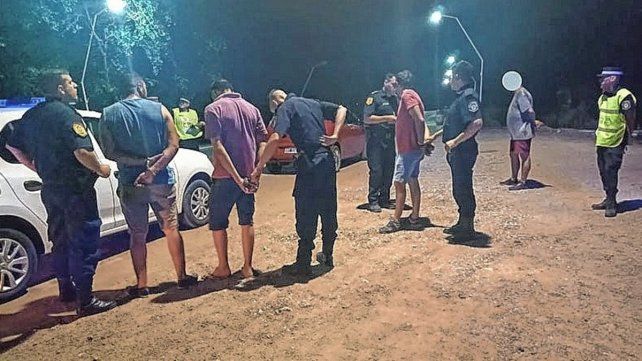 La Policía de Nogoyá detuvo en la ruta 12 y logró rescatar a un joven que había sido subido por la fuerza a un automóvil. Hay tres detenidos&nbsp;