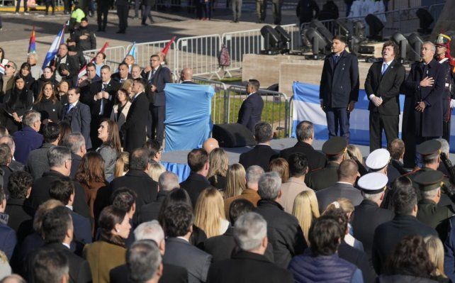 La vicepresidenta Victoria Villarruel asistió al acto del Día de la Bandera en el Monumento.