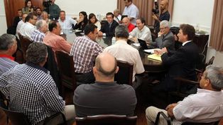 Continúa la negociación paritaria de salud y empleados municipales