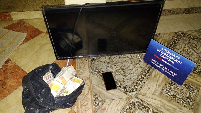 Dinero y un televisor