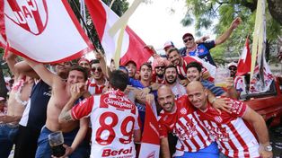 Los hinchas le pusieron mucho color a la previa del Clásico Santafesino