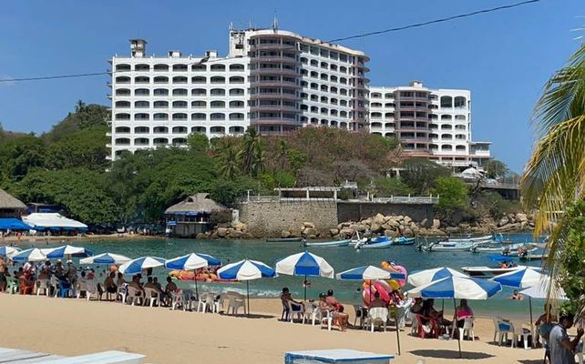 El destino de Acapulco: de glamour y años dorados a la actual decadencia