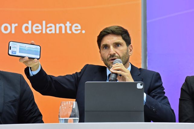Maximiliano Pullaro en el podio de gobernadores con mejor imagen