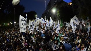 Masiva marcha en defensa de la educación y la universidad pública a Plaza de Mayo
