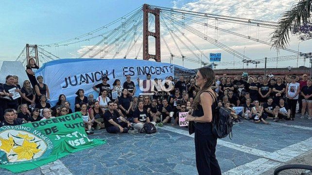 Marcha en Santa Fe en apoyo a Trigatti: Juan no está esquivando la cárcel