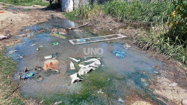 Santa Rosa de Lima: el olor insoportable de la carga de un tren descarrilado que afecta a los vecinos. Santa Rosa de Lima: el olor insoportable de la carga de un tren descarrilado que afecta a los vecinos.