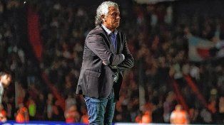 Gorosito apenas sumó dos puntos más que Saralegui, en la misma cantidad de partidos dirigiendo a Colón.