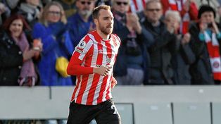 El danés Christian Eriksen, quien sufrió hace ocho meses un&nbsp; infarto, volvió a jugar para Brentford.&nbsp;
