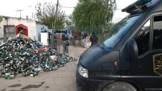 Dos detenidos en la Villa 351 por balaceras y narcomenudeo
