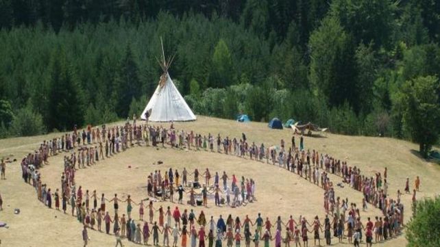 Unos 200 nudistas participan de un encuentro en la zona de montaña en la provincia de La Rioja