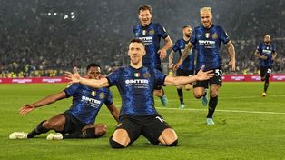 Ivan Perisic marcó dos goles en tiempo suplementario para Inter.