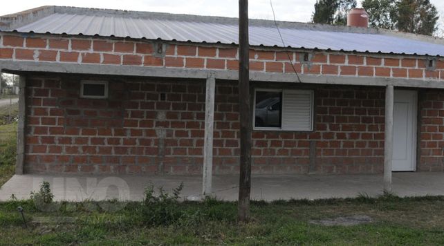 Uno de los operativos se realizó en la casa donde vivía Rosalía al momento de su desaparición. CRÉDITOS: JOSÉ BUSIEMI.