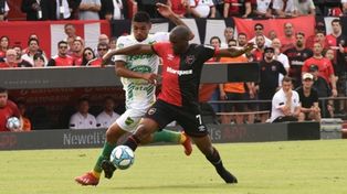 Afilado. La Pantera Leal fue la apuesta de Kudelka y le salió bien. El portugués exigió siempre y fue lo mejor del equipo leproso.