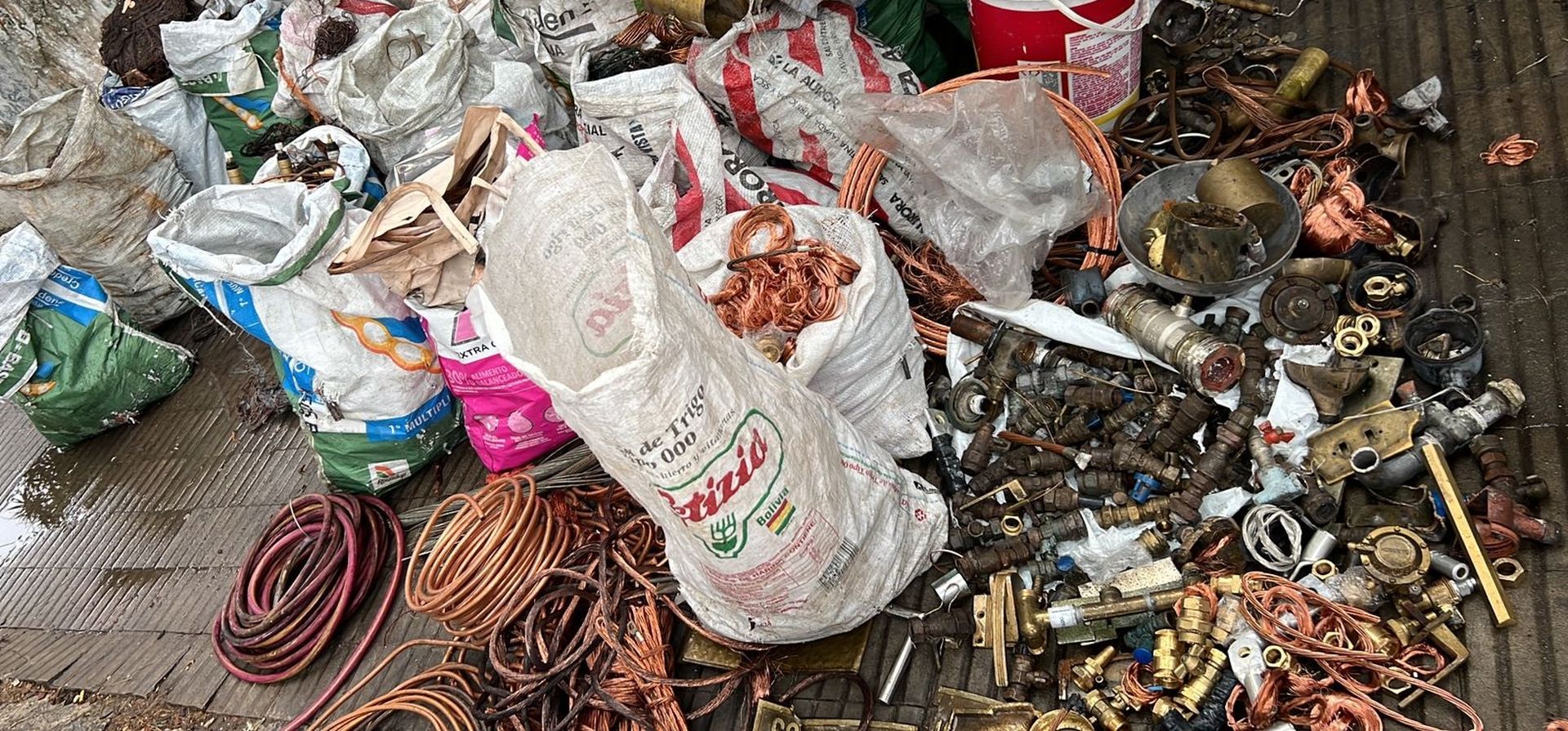 Fiebre del cobre: los jueves al tope en el robo del cableado; los domingos día de picaportes