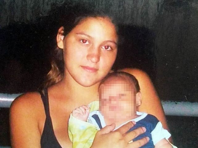 Rocío tenía 17 años y un bebé de 14 meses que ahora sabe que el prófugo por el crimen de su mamá cayó preso.