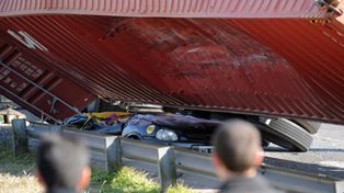 Un taxista muri&oacute; aplastado por un cami&oacute;n que cargaba 40 toneladas