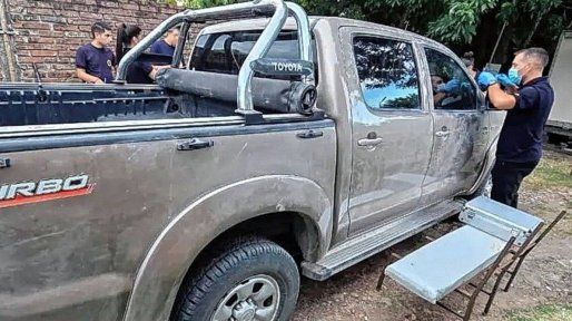 Cuerpo calcinado: secuestraron una camioneta en Cerrito y detuvieron a un joven en Paraná