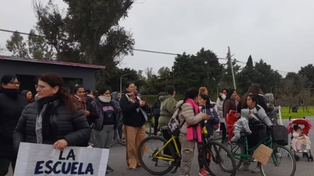 Marcha en Fray Luis Beltrán para exigir seguridad en las escuelas