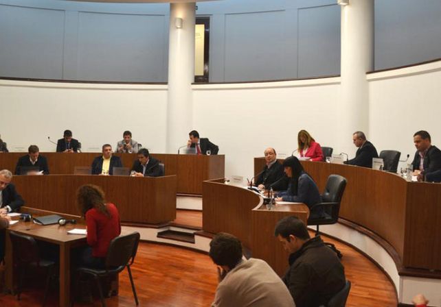 Por los socavones en la ciudad, el Concejo pidió reunirse con autoridades de Aguas Santafesinas