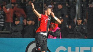 Garcés llegó a 100 partidos con Colón, fue capitán y su equipo ganó con valla invicta a Banfield.