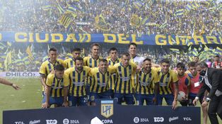 Arriba: Damián Martínez, Emmanuel Ojeda, Juan Cruz Komar, Facundo Almada y Gaspar Servio. Abajo: Gino Infantino, Lucas Gamba, Emiliano Vecchio, Marco Ruben, Walter Montoya y Lautaro Blanco.