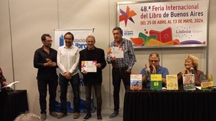 Perico Pérez y los autores de los libros reconocidos en la Feria Internacional de Buenos Aires.