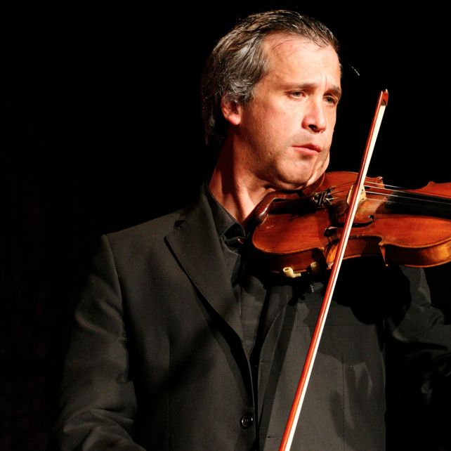En nombre del padre. El músico dijo que empezó tocando música clásica para diferenciarse de su papá Antonio.&nbsp;