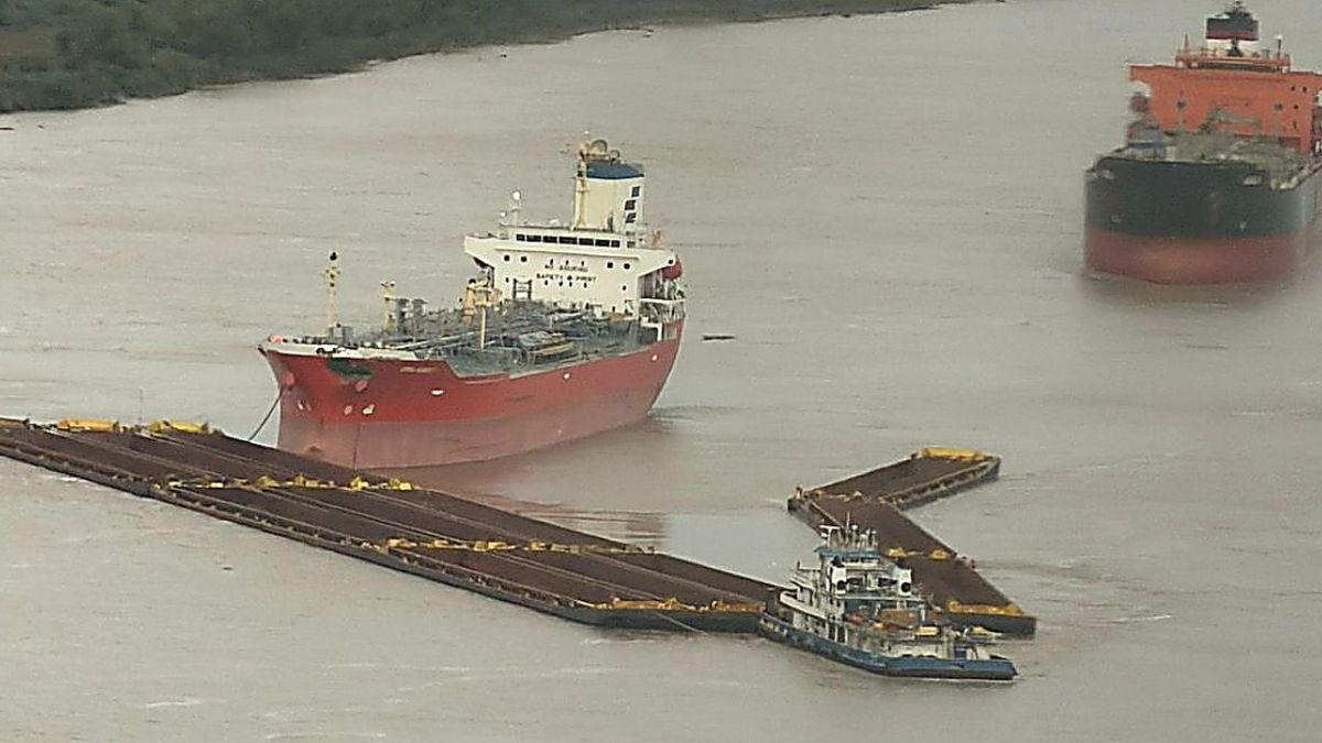 Luego de que falleciera un trabajador portuario en su puesto de trabajo, presentan un pedido de informes sobre la situación en el Puerto de Rosario