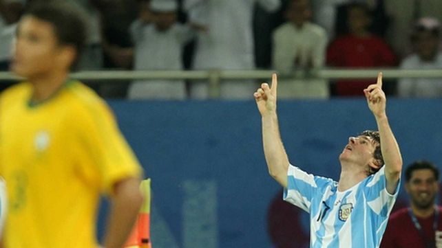 La foto que quiere repetir. Messi celebra uno de los cuatro goles que le anotó a Brasil.
