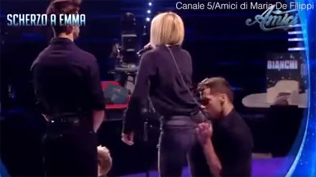 El abuso sufrido en vivo por una cantante italiana