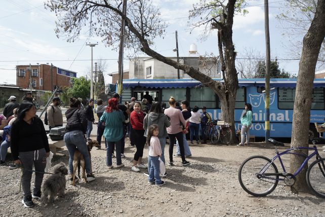 El móvil del Imusa en el barrio Ludueña